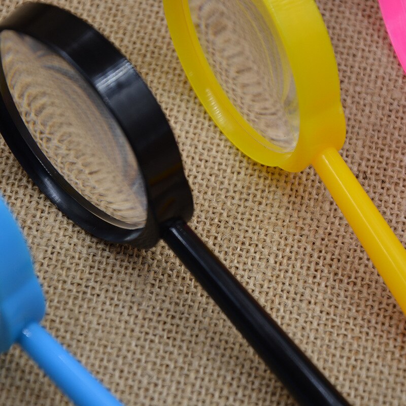 Color Handheld Reading Magnifier - Montessori Vision